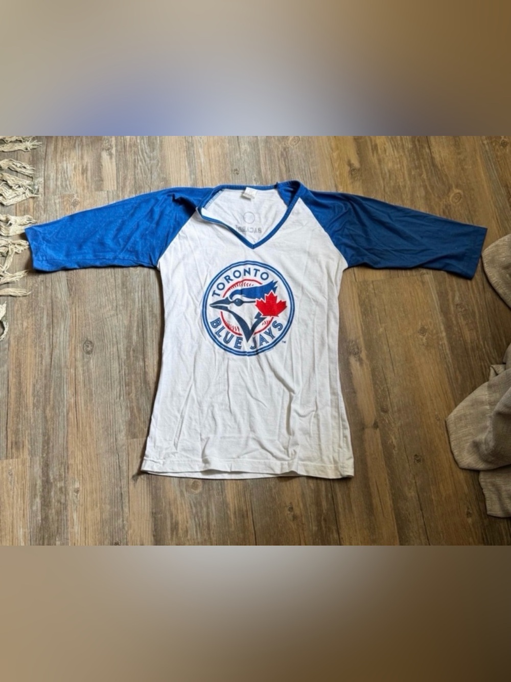 Toronto Blue Jays Classic Vintage Style Raglan Baseball Shirt Size Small